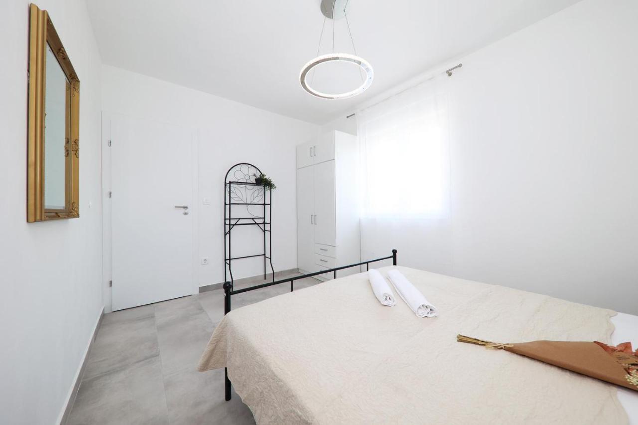 Nero Apartment *